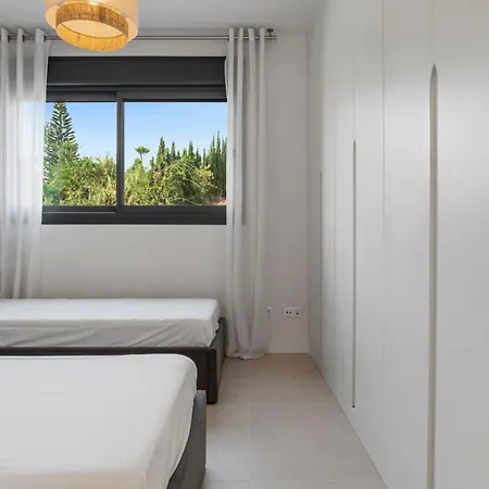 Escapada De Lujo Con Piscina Y Jardines Apartament Estepona